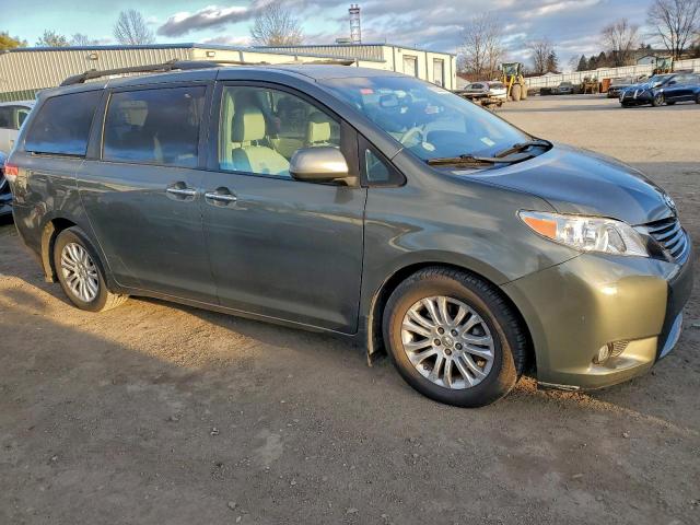 Toyota Sienna Xle Image 11