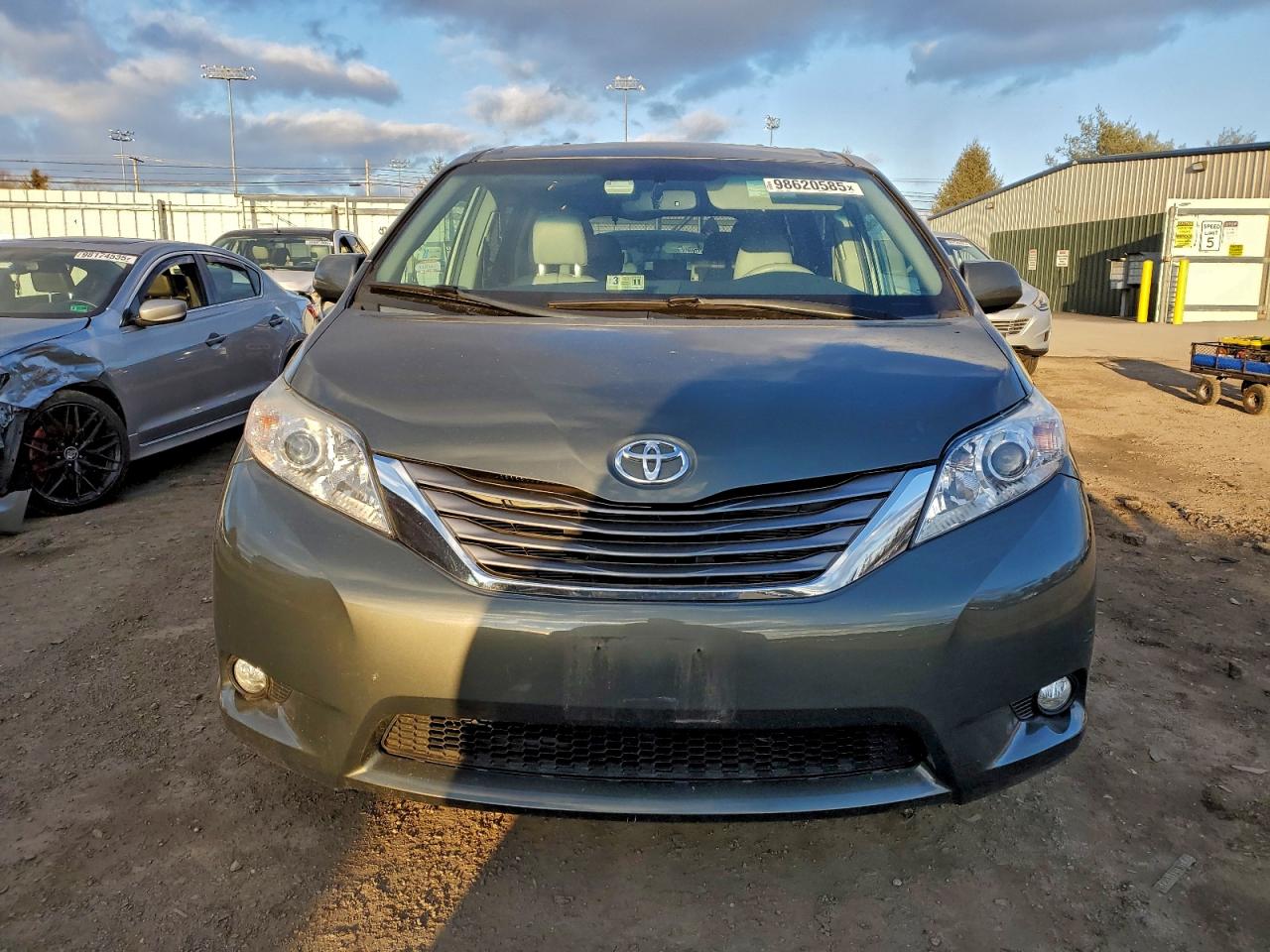 Toyota Sienna Xle Image 9