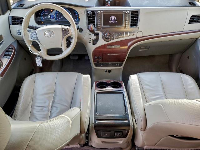 Toyota Sienna Xle Image 5