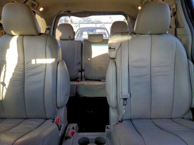 Toyota Sienna Xle Image 8