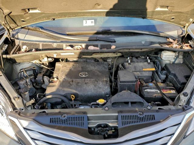 Toyota Sienna Xle Image 6