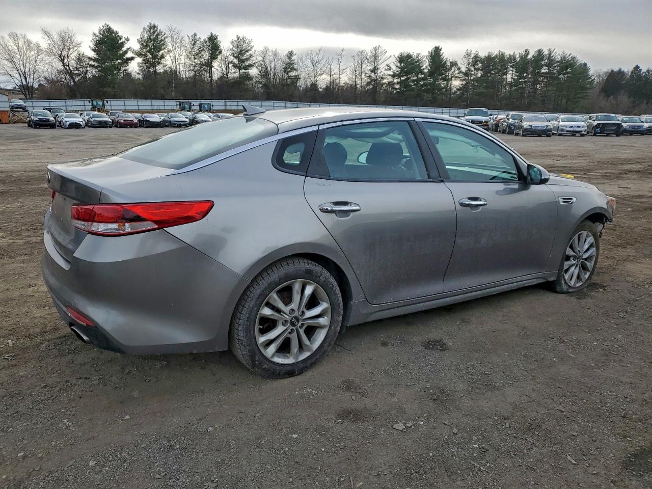 Kia Optima Lx Image 2