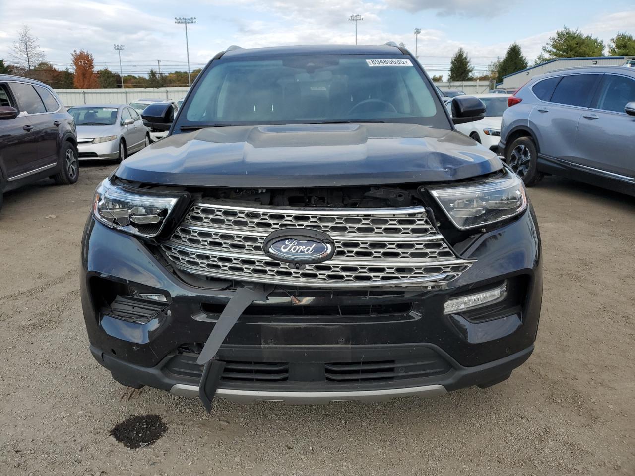 Ford Explorer Limited Image 3