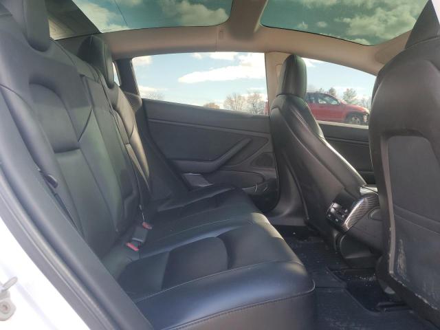 Tesla Model 3 Image 12