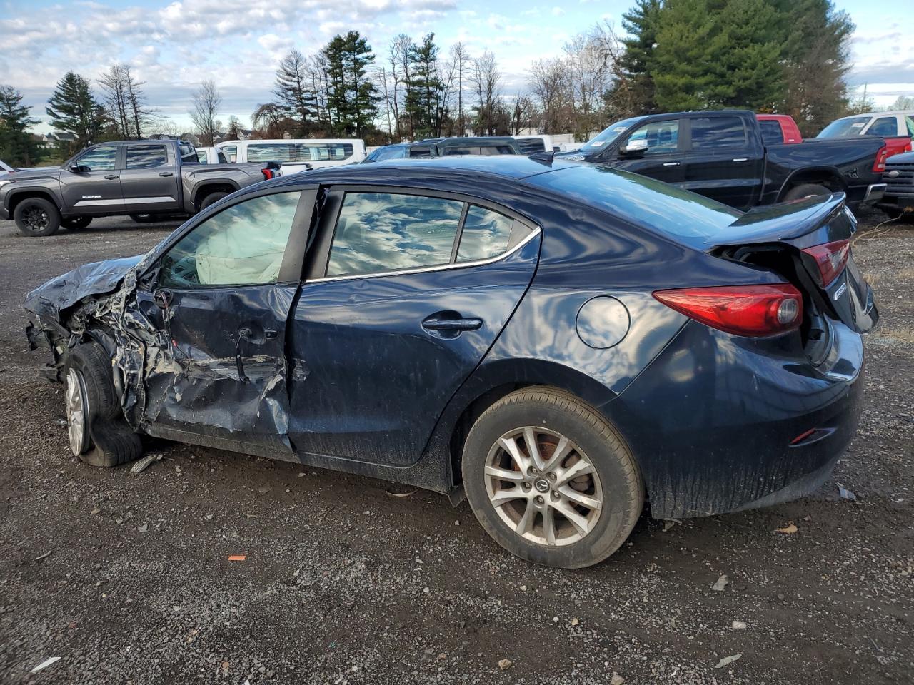 Mazda 3 Grand Touring Image 2