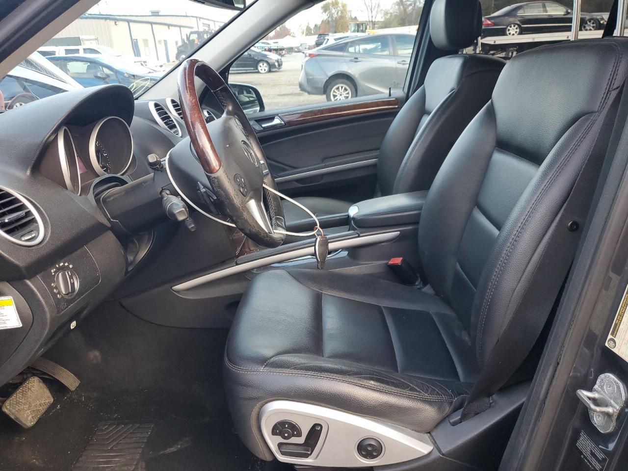 Mercedes-Benz M-Class 350 4matic Image 10