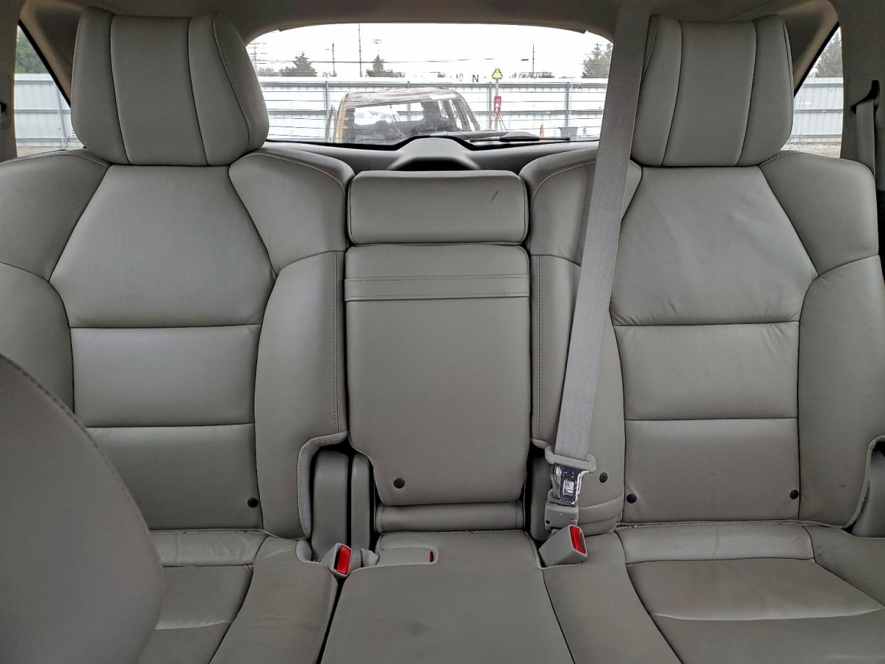 Acura MDX Image 10