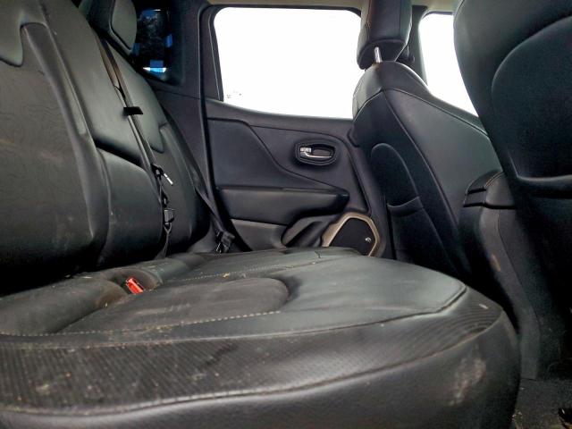 Jeep Renegade Trailhawk Image 8