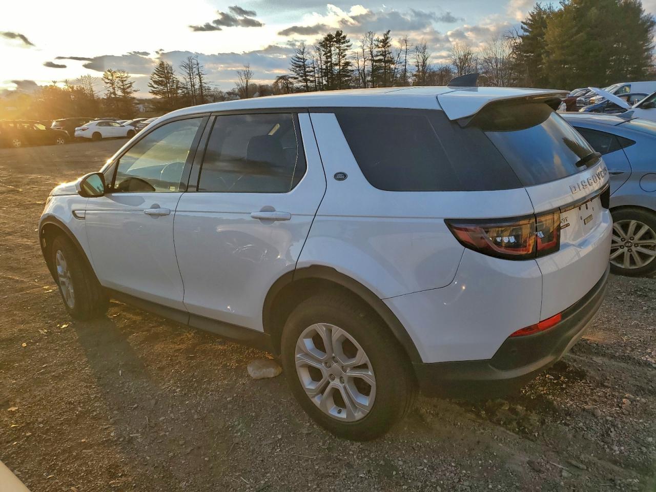 Land Rover Discovery S Image 2