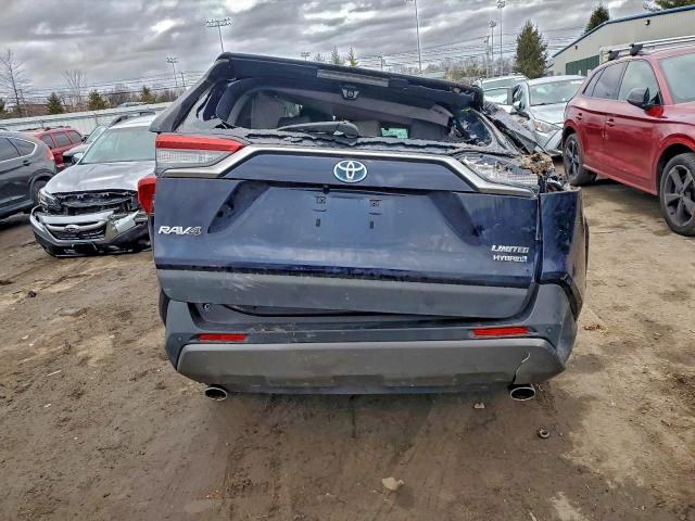 Toyota RAV4 Limited Image 5