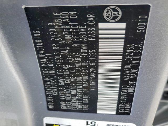 Toyota Camry Le Image 11