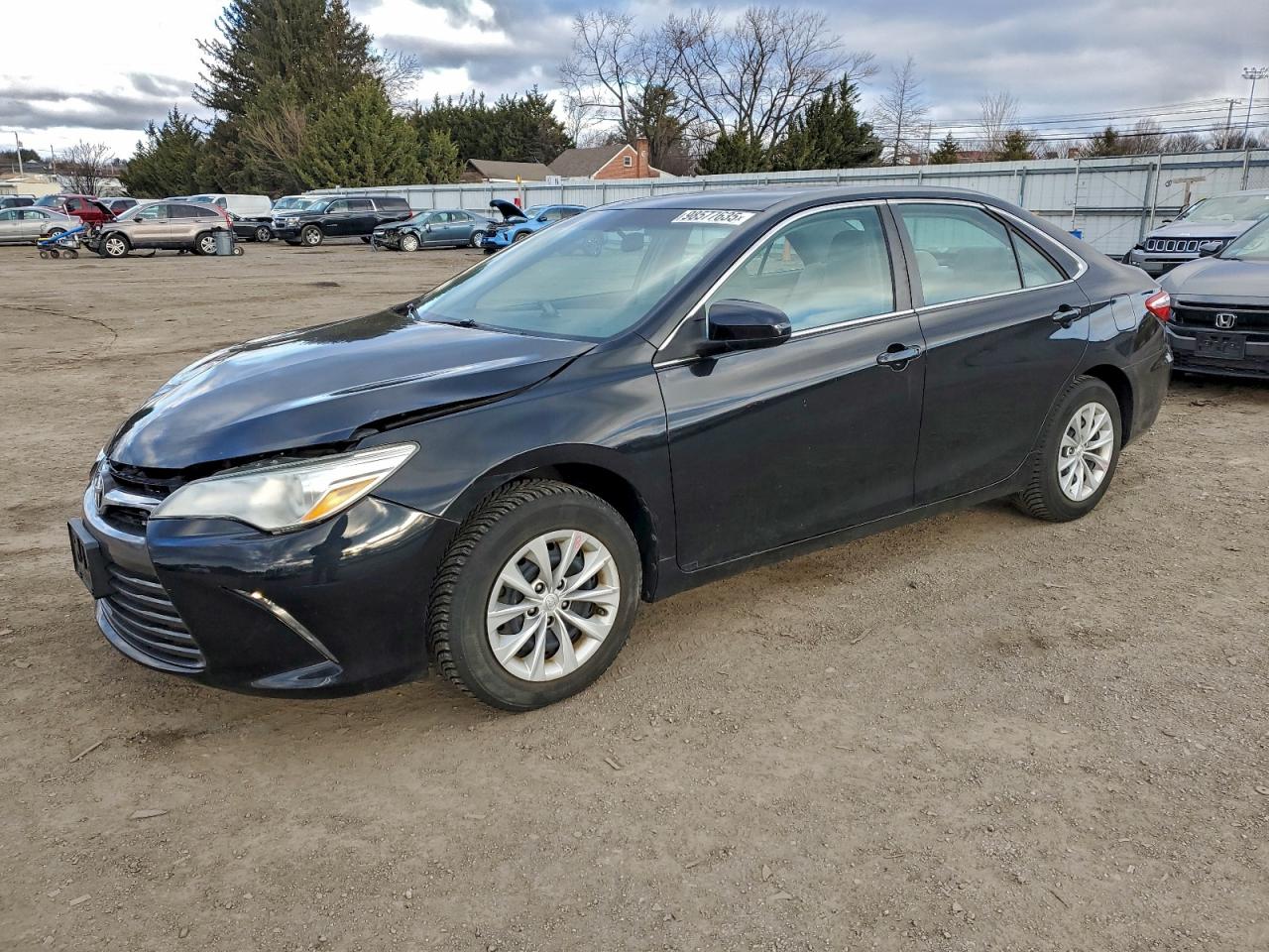 Toyota Camry Le Image 1