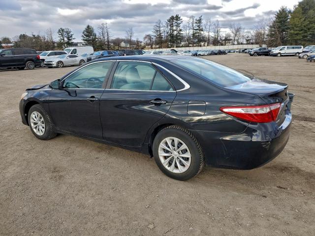Toyota Camry Le Image 12