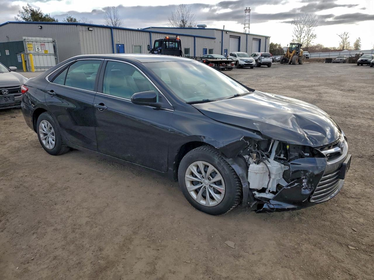 Toyota Camry Le Image 5