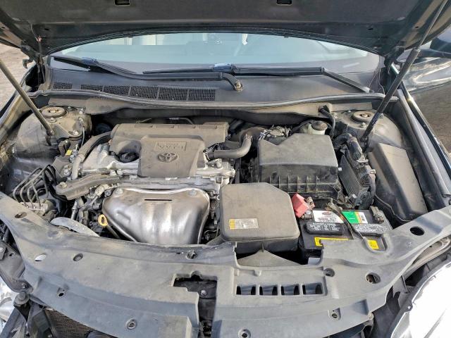 Toyota Camry Le Image 4