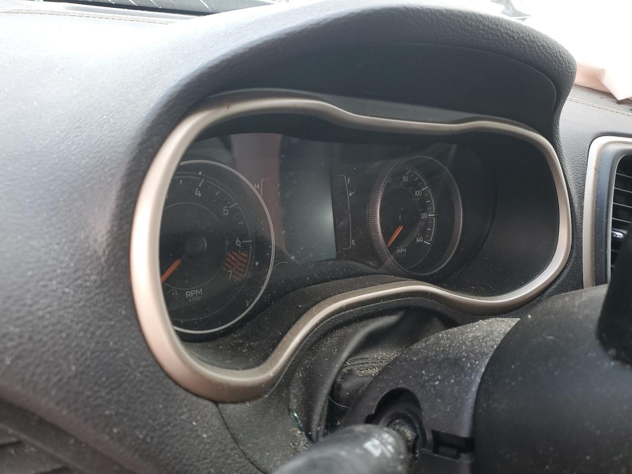 Jeep Grand Cherokee Sport Image 8