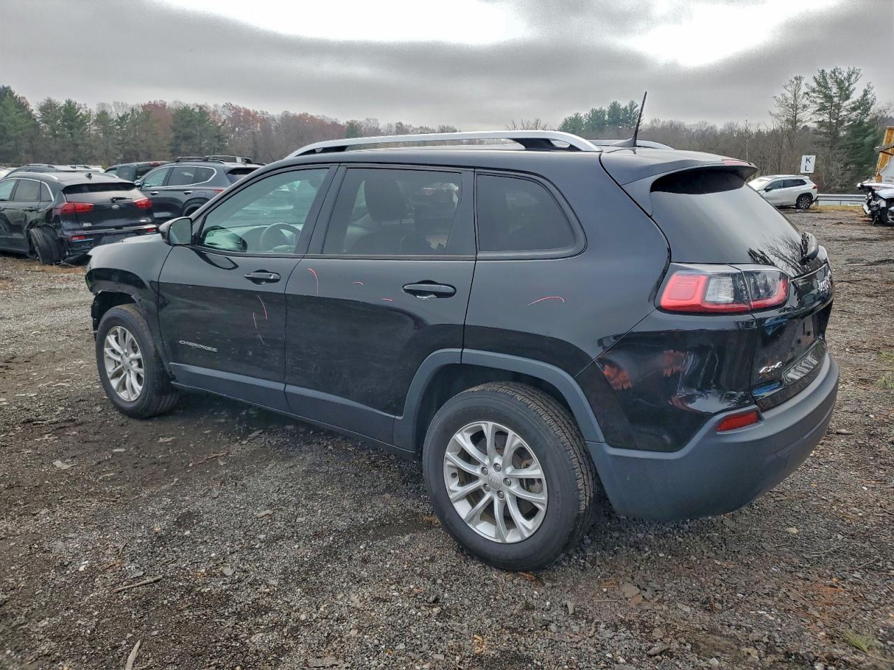 Jeep Grand Cherokee Latitude Image 2
