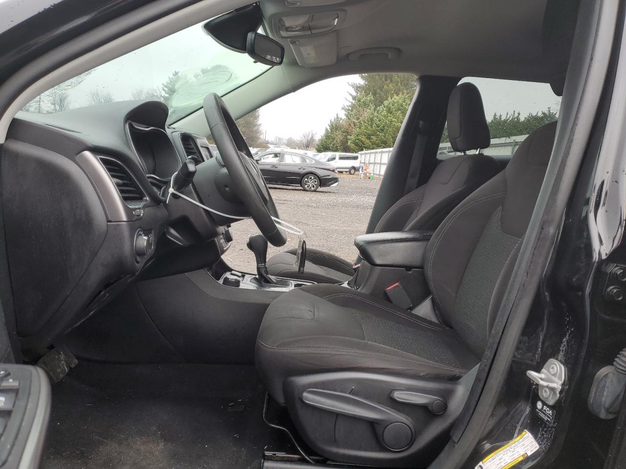 Jeep Grand Cherokee Latitude Image 4