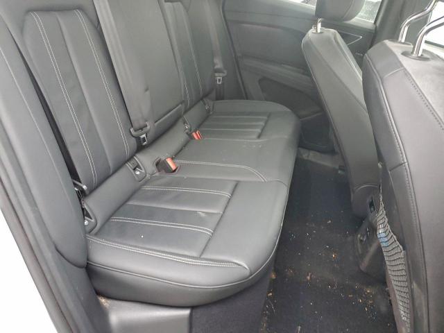 Audi Q4 Premium Plus Image 9