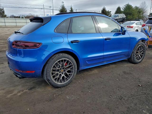 Porsche Macan Turbo Image 9