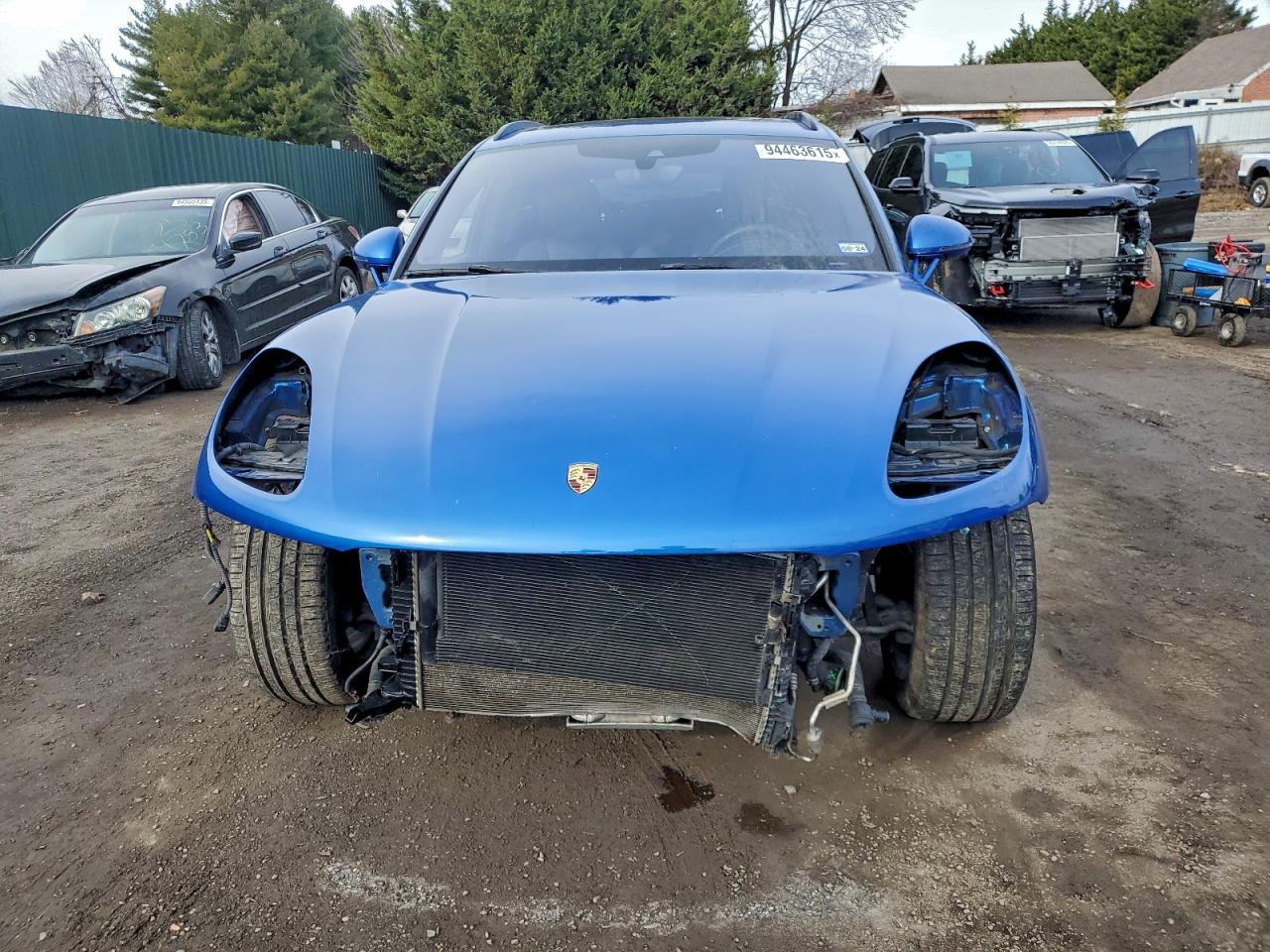 Porsche Macan Turbo Image 2