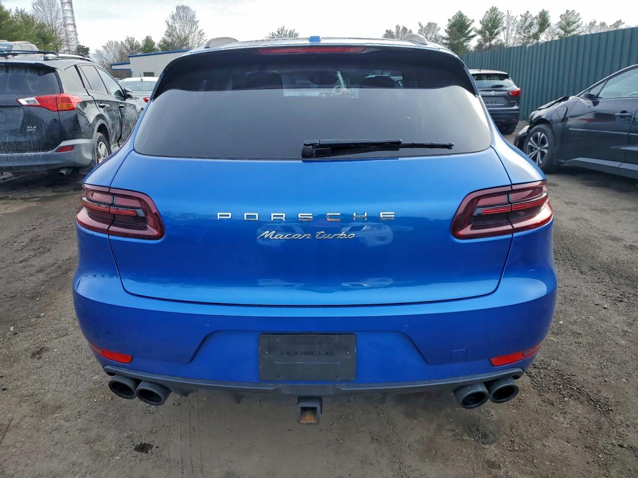 Porsche Macan Turbo Image 6