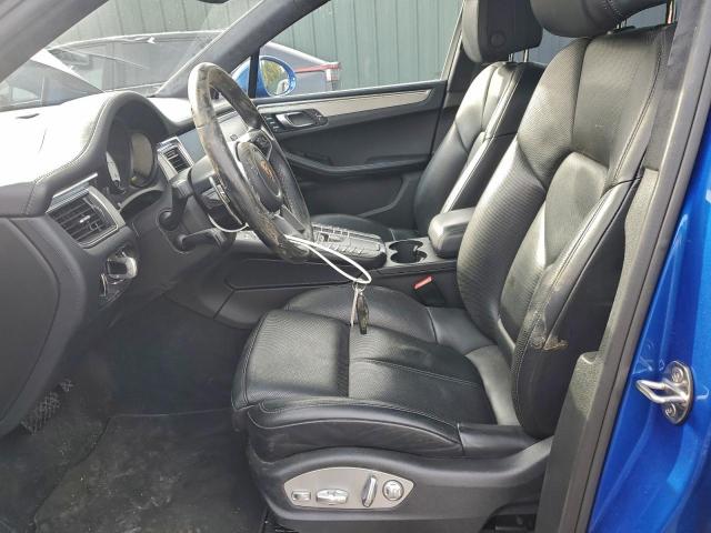 Porsche Macan Turbo Image 3