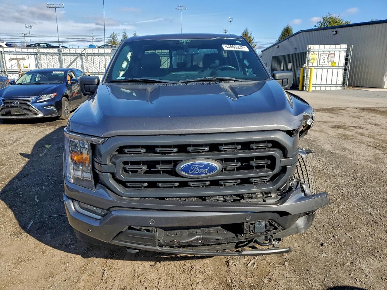 Ford F-150 Supercrew Image 4