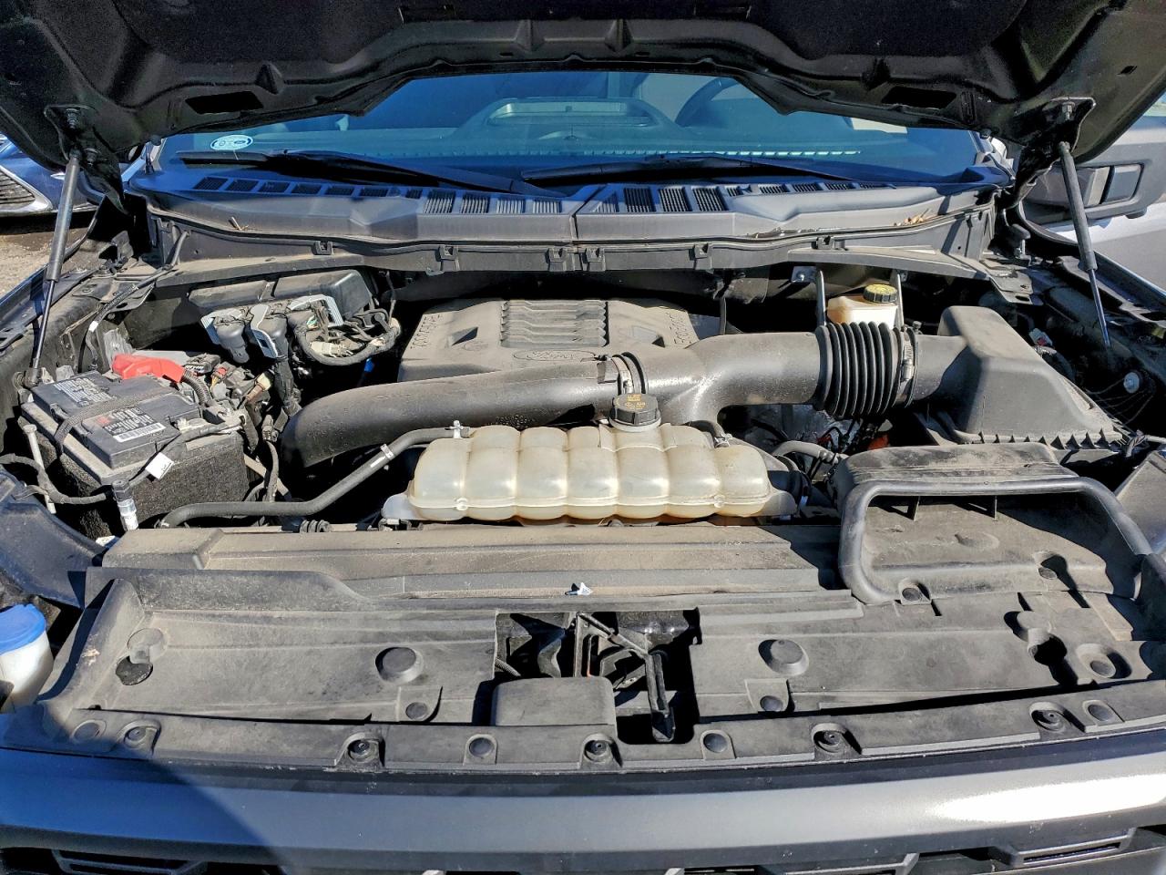 Ford F-150 Supercrew Image 11