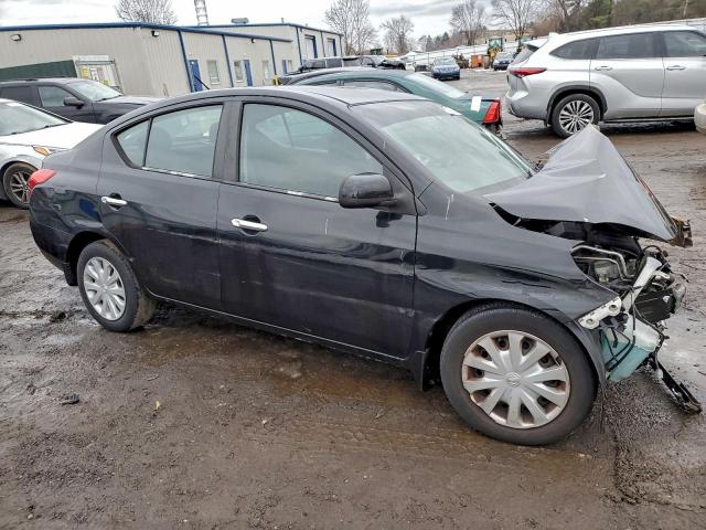 Nissan Versa S Image 4