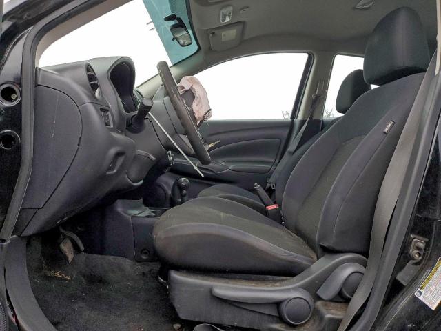 Nissan Versa S Image 6