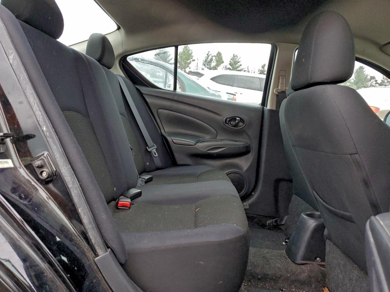 Nissan Versa S Image 12