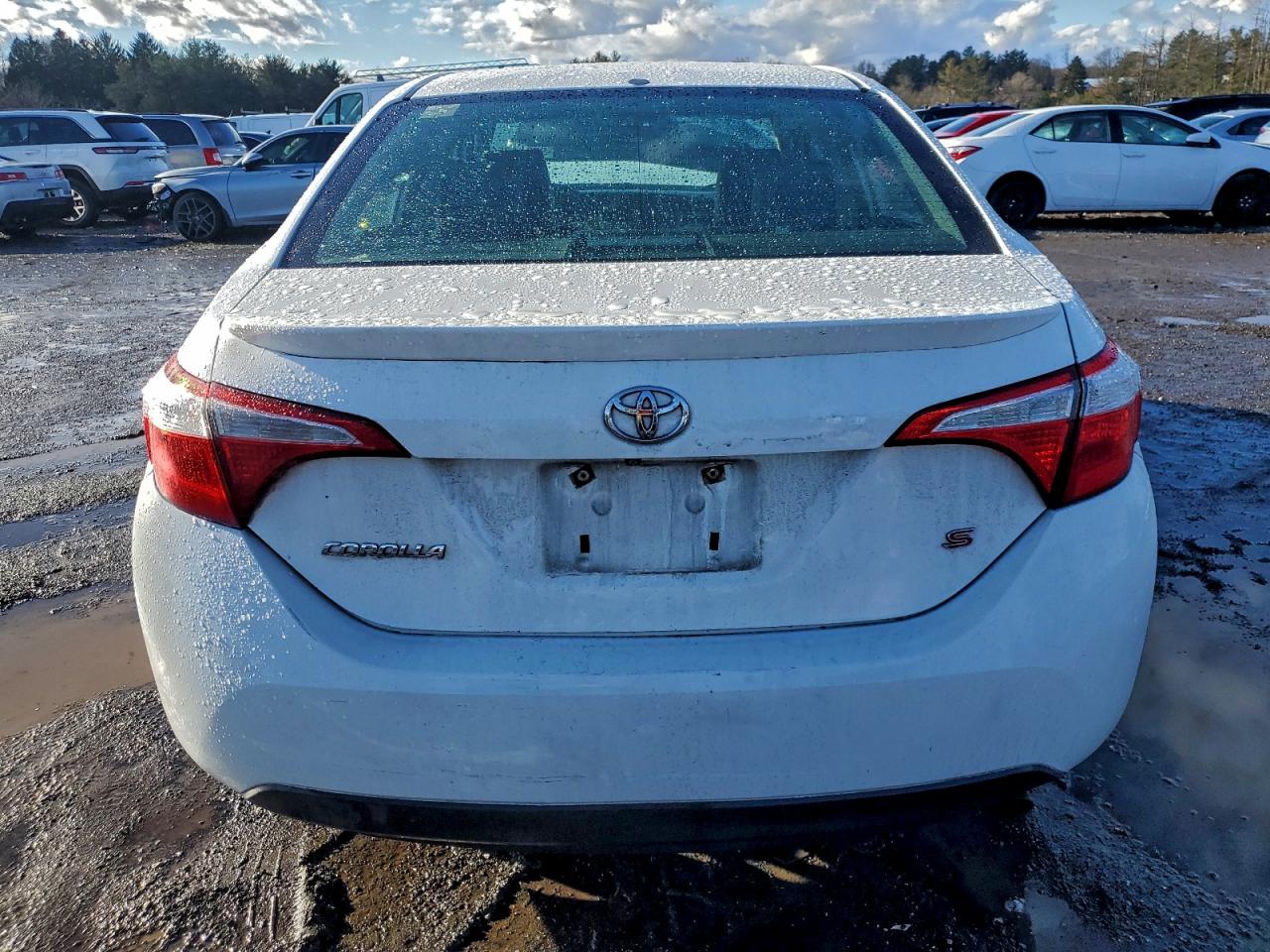 Toyota Corolla L Image 4