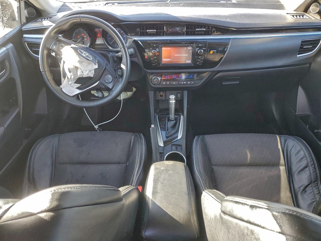 Toyota Corolla L Image 9