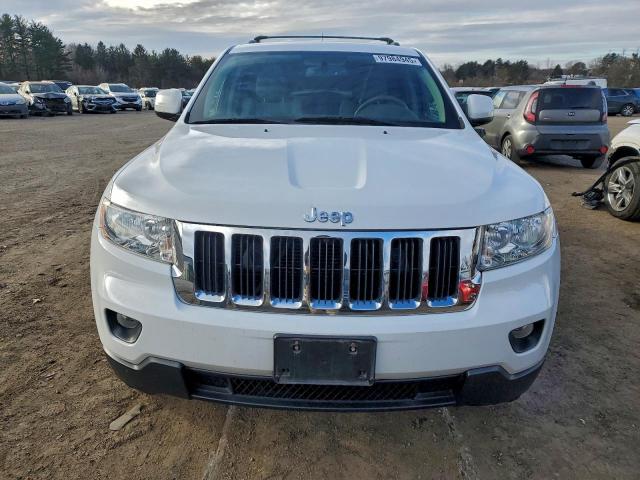Jeep Grand Cherokee Laredo Image 6