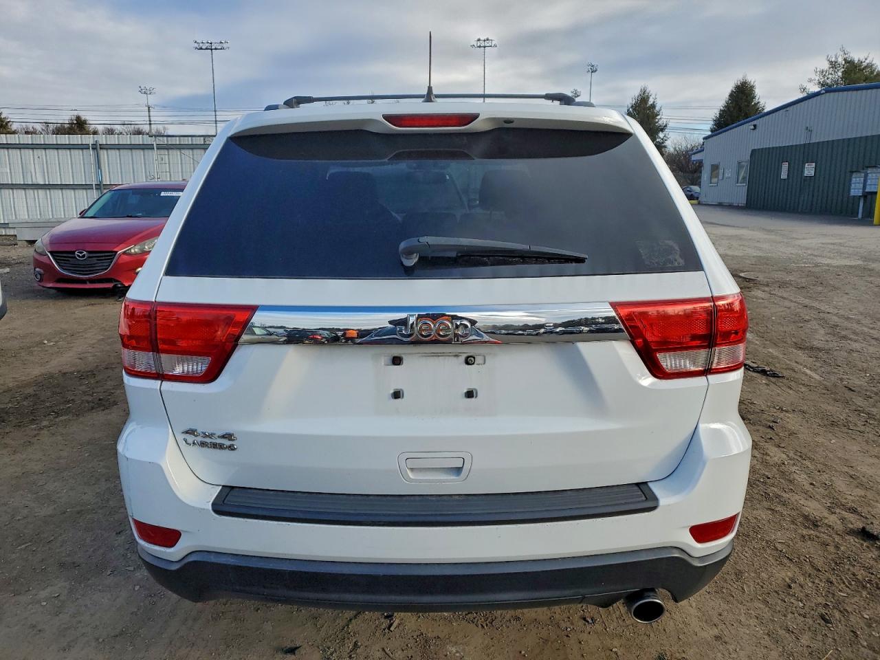 Jeep Grand Cherokee Laredo Image 8