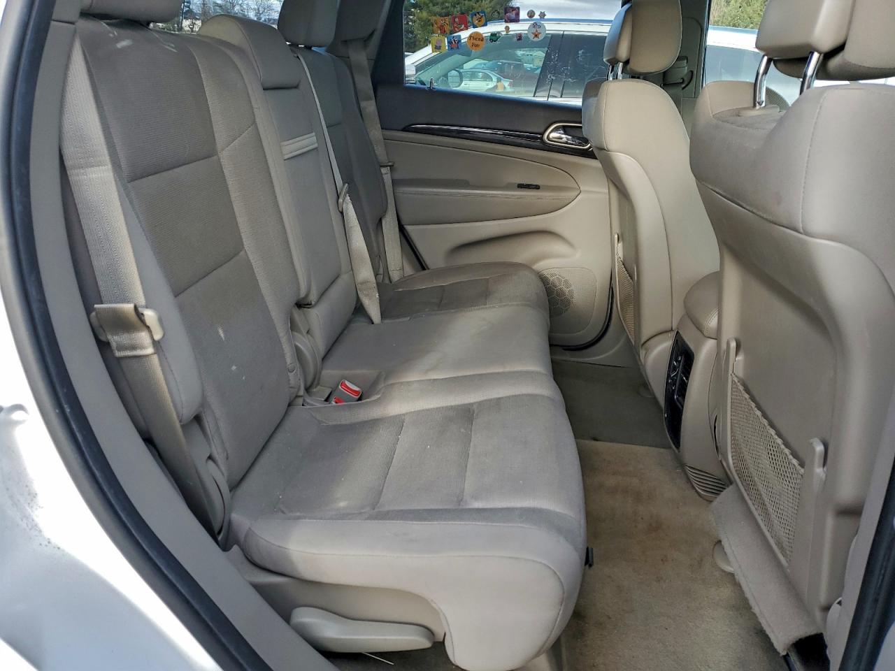 Jeep Grand Cherokee Laredo Image 12