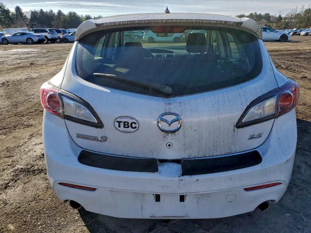 Mazda Mazda3 S Image 2