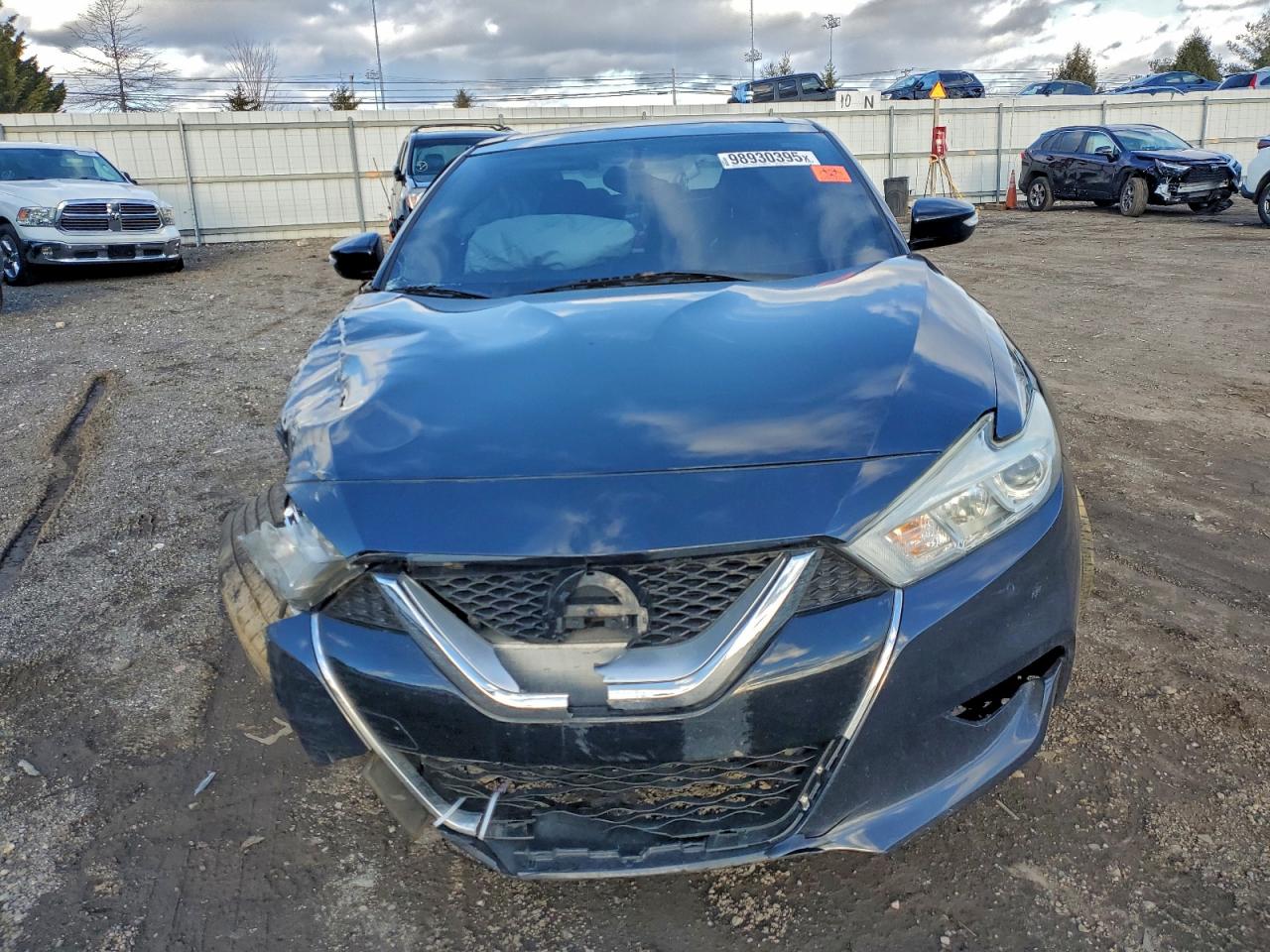 Nissan Maxima 3.5s Image 6