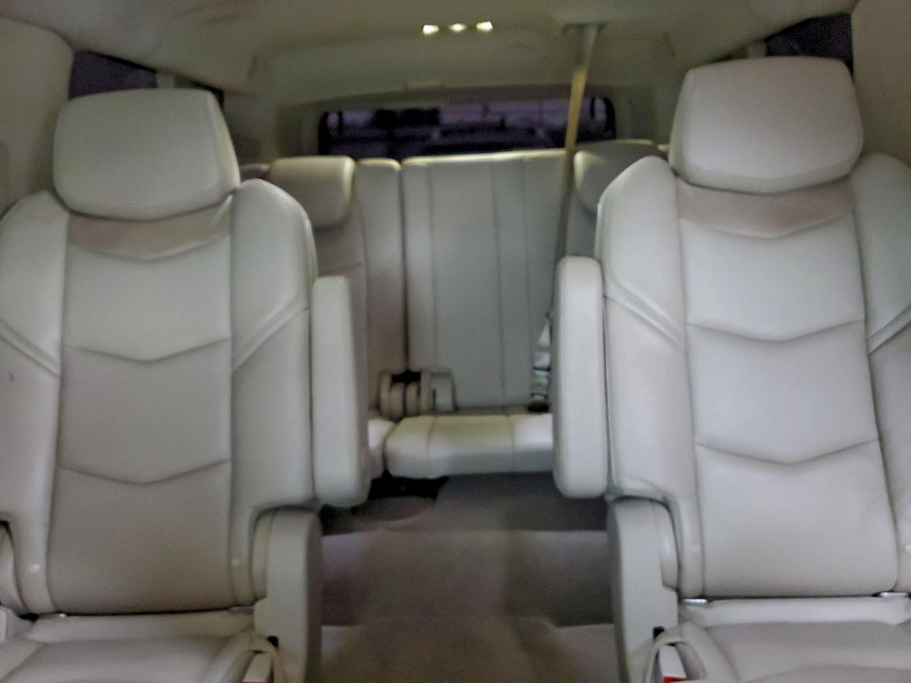 Cadillac Escalade Esv Premium Luxury Image 12