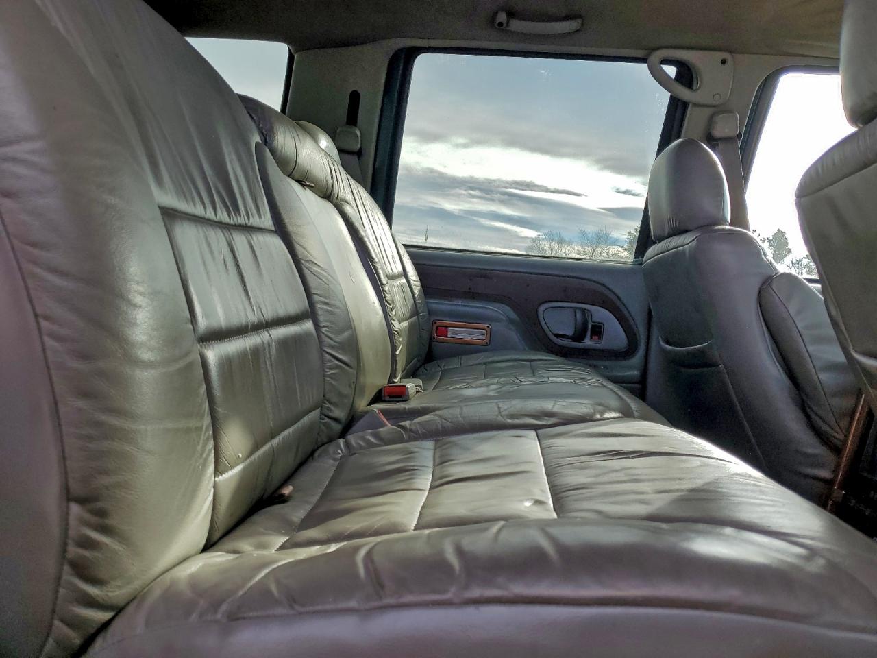 Chevrolet Tahoe K1500 Image 12