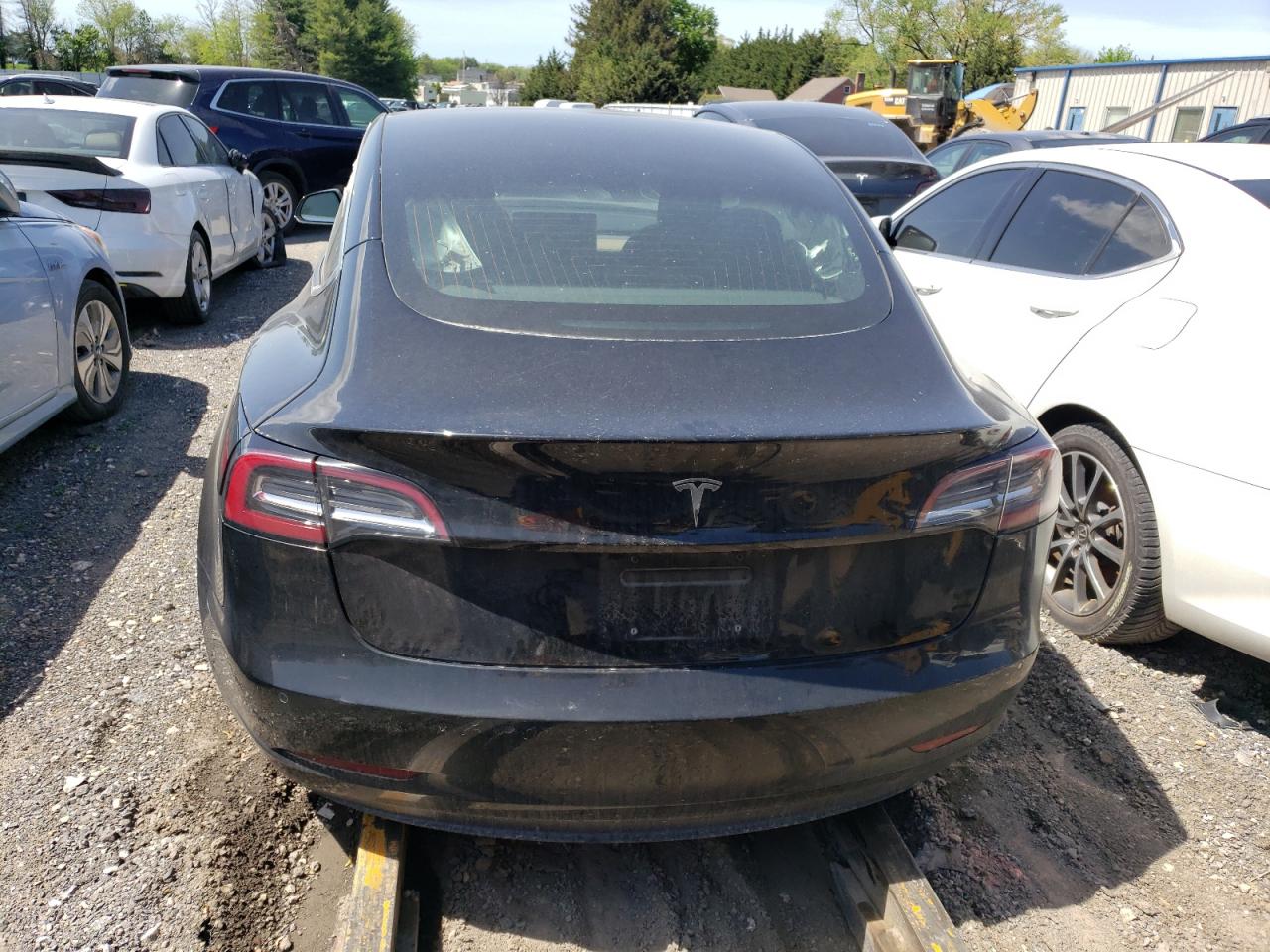 Tesla Model 3 Image 11
