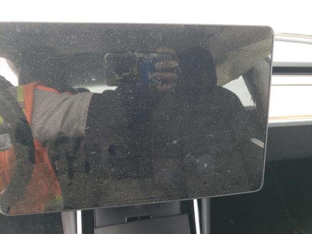 Tesla Model 3 Image 12