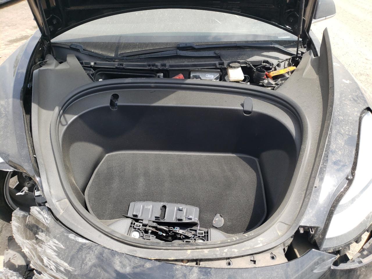 Tesla Model 3 Image 5