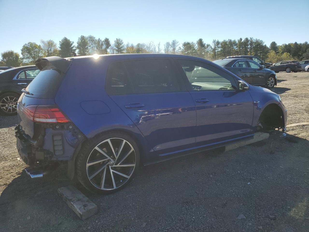 Volkswagen Golf Image 2