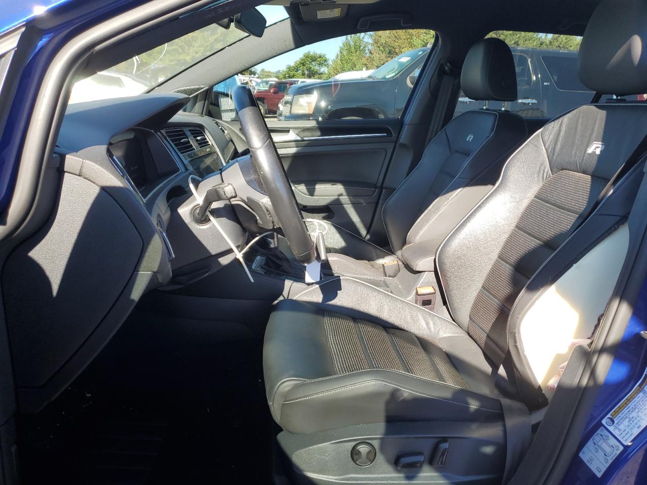 Volkswagen Golf Image 8