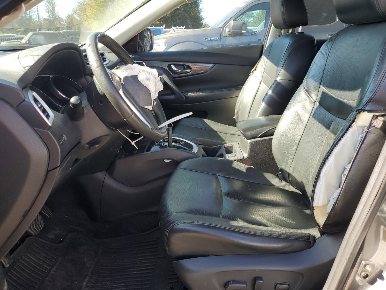 Nissan Rogue S Image 8