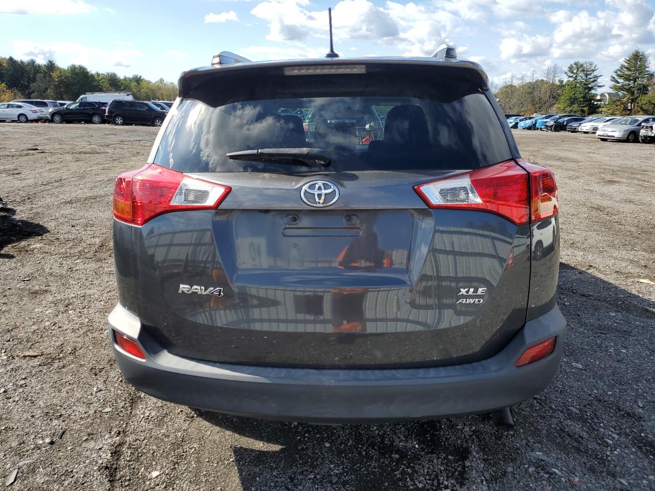 Toyota RAV4 Xle Image 13