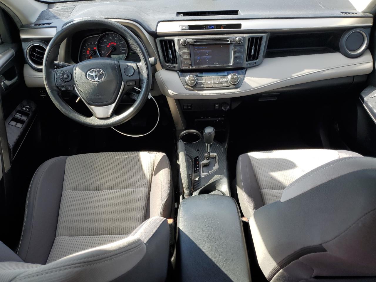 Toyota RAV4 Xle Image 7