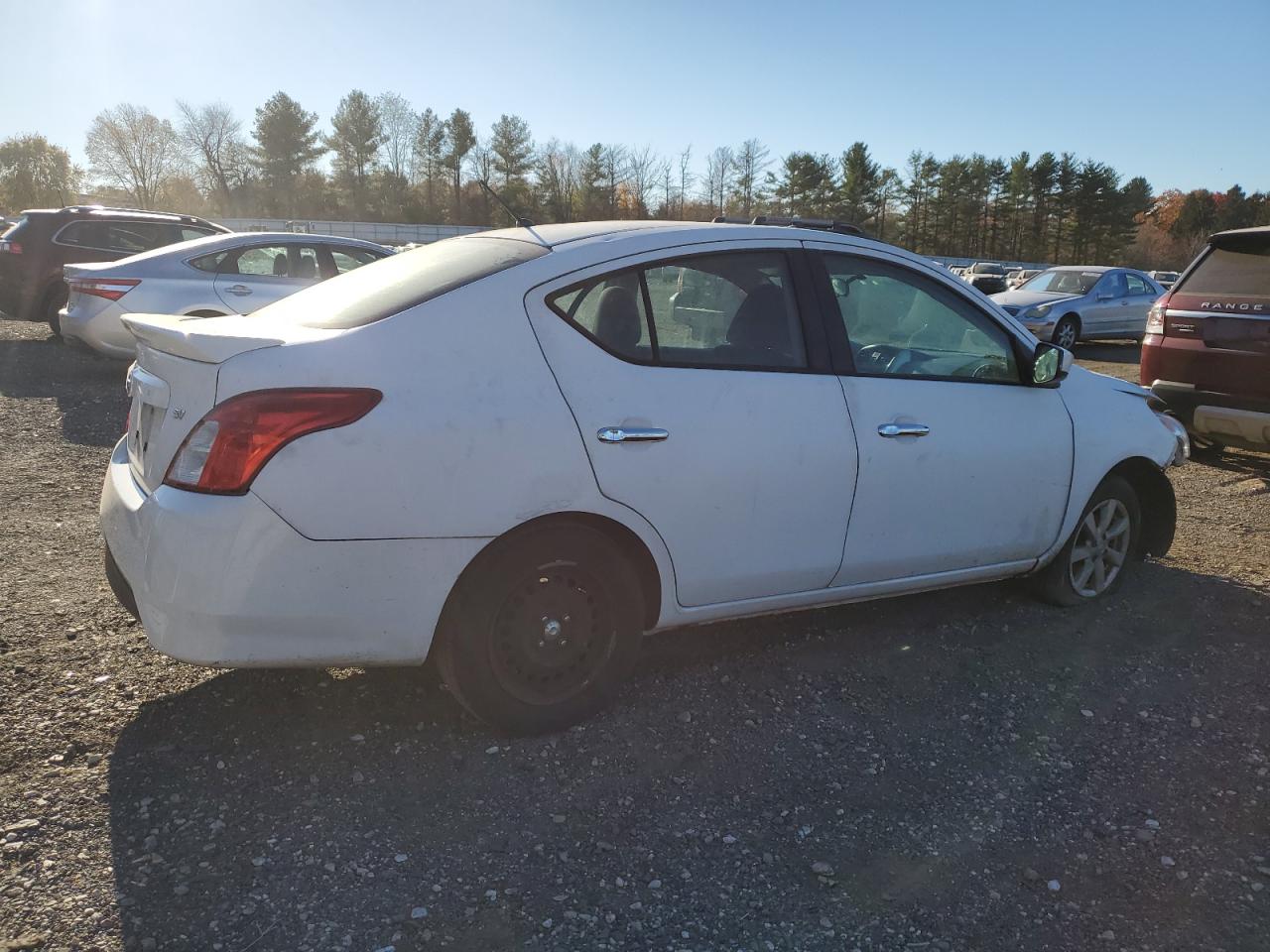 Nissan Versa S Image 2